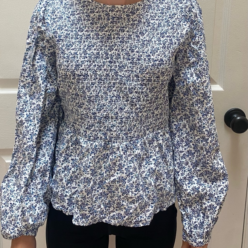 Smocked top, Universal Thread, (Target). Worn once. XS